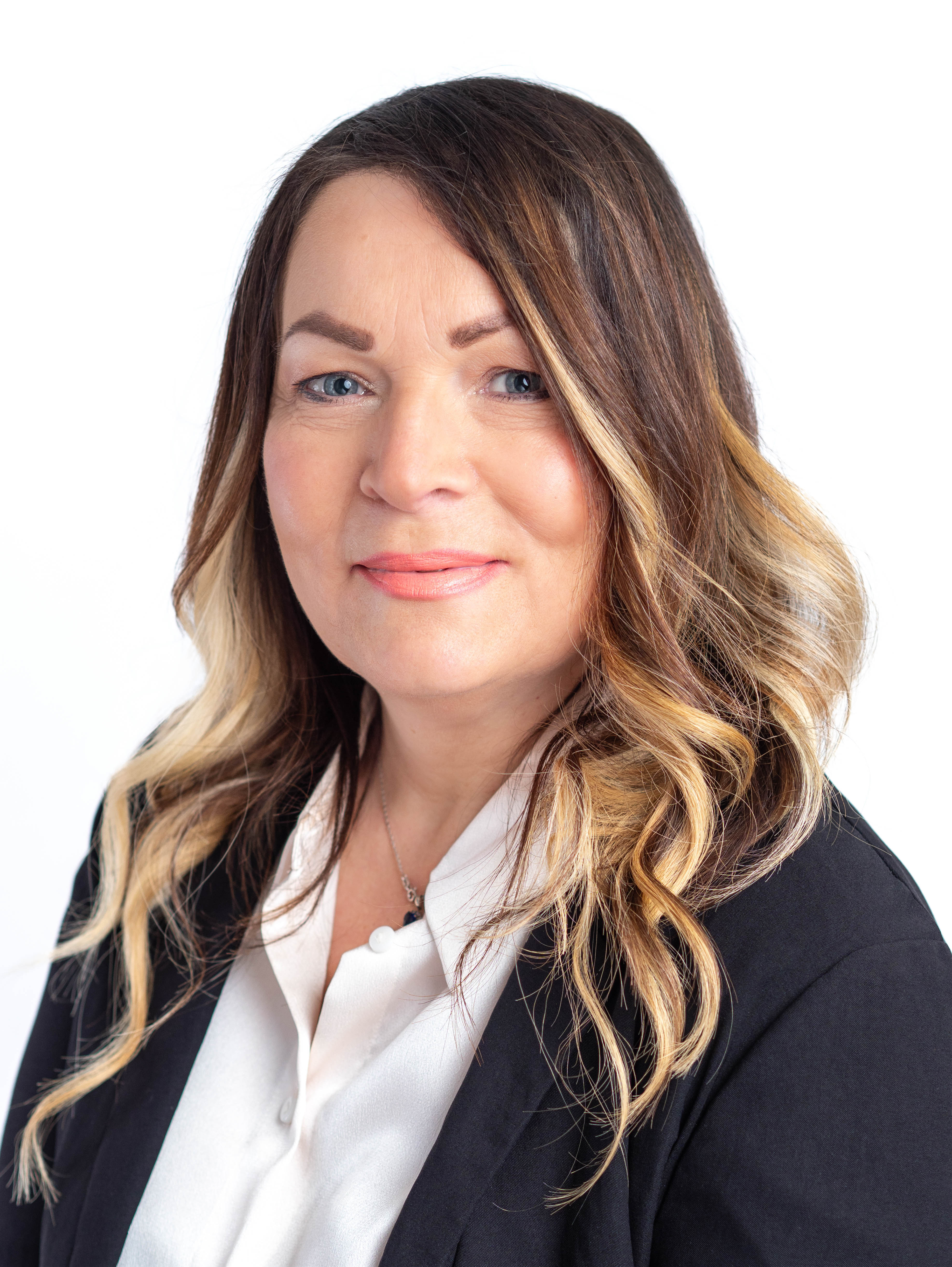 Claire
													Oaten